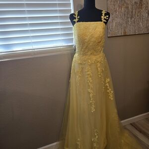Elegant Yellow Women's Embroidered Dress